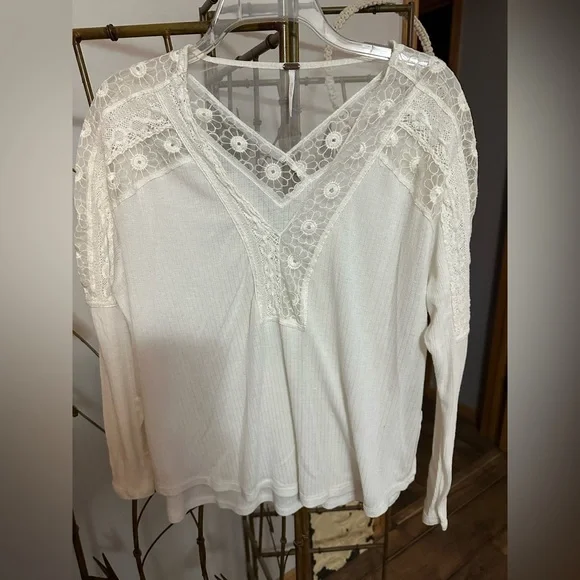Free People Lola Lace Tee.  NWOT size XS. - Picture 6 of 8